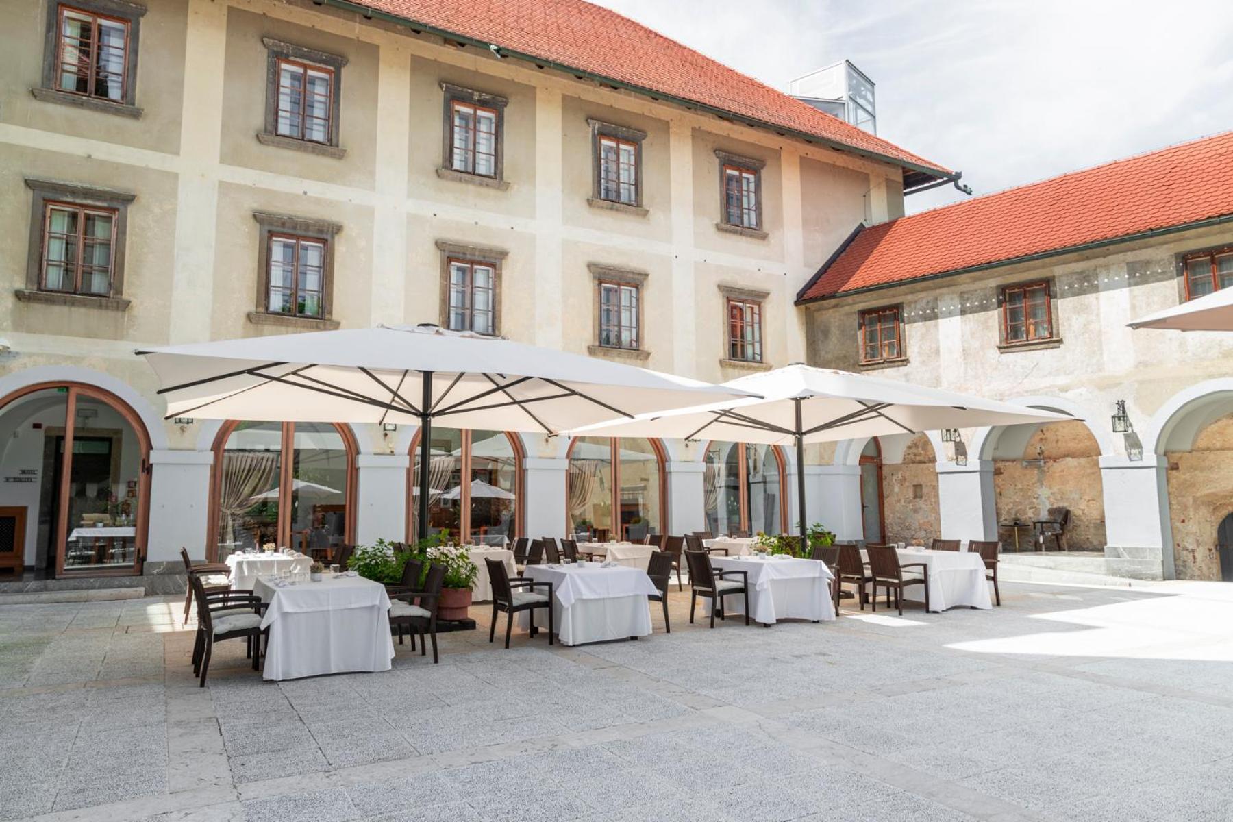 Hotel Grad Otocec - Relais Chateaux ภายนอก รูปภาพ