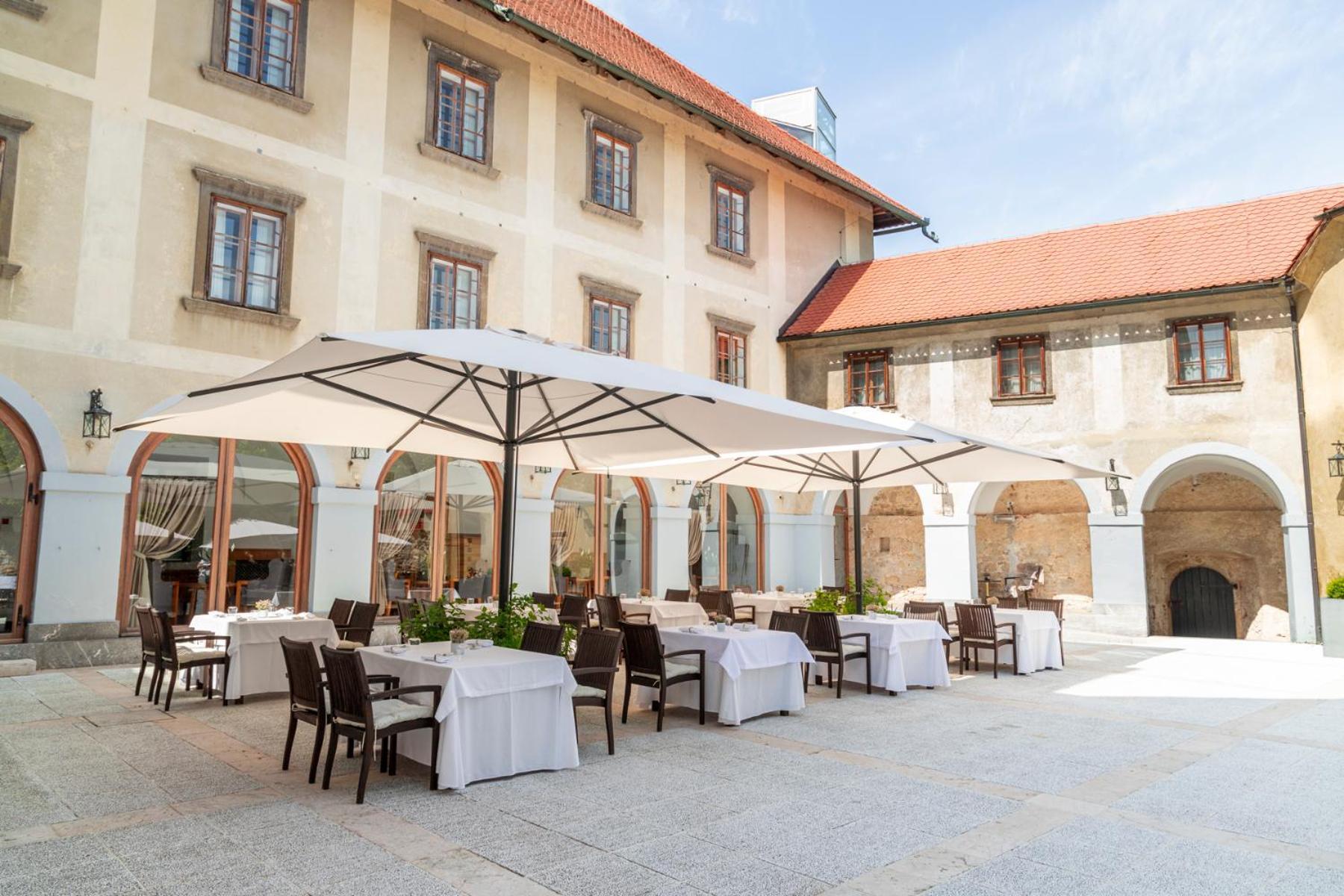 Hotel Grad Otocec - Relais Chateaux ภายนอก รูปภาพ